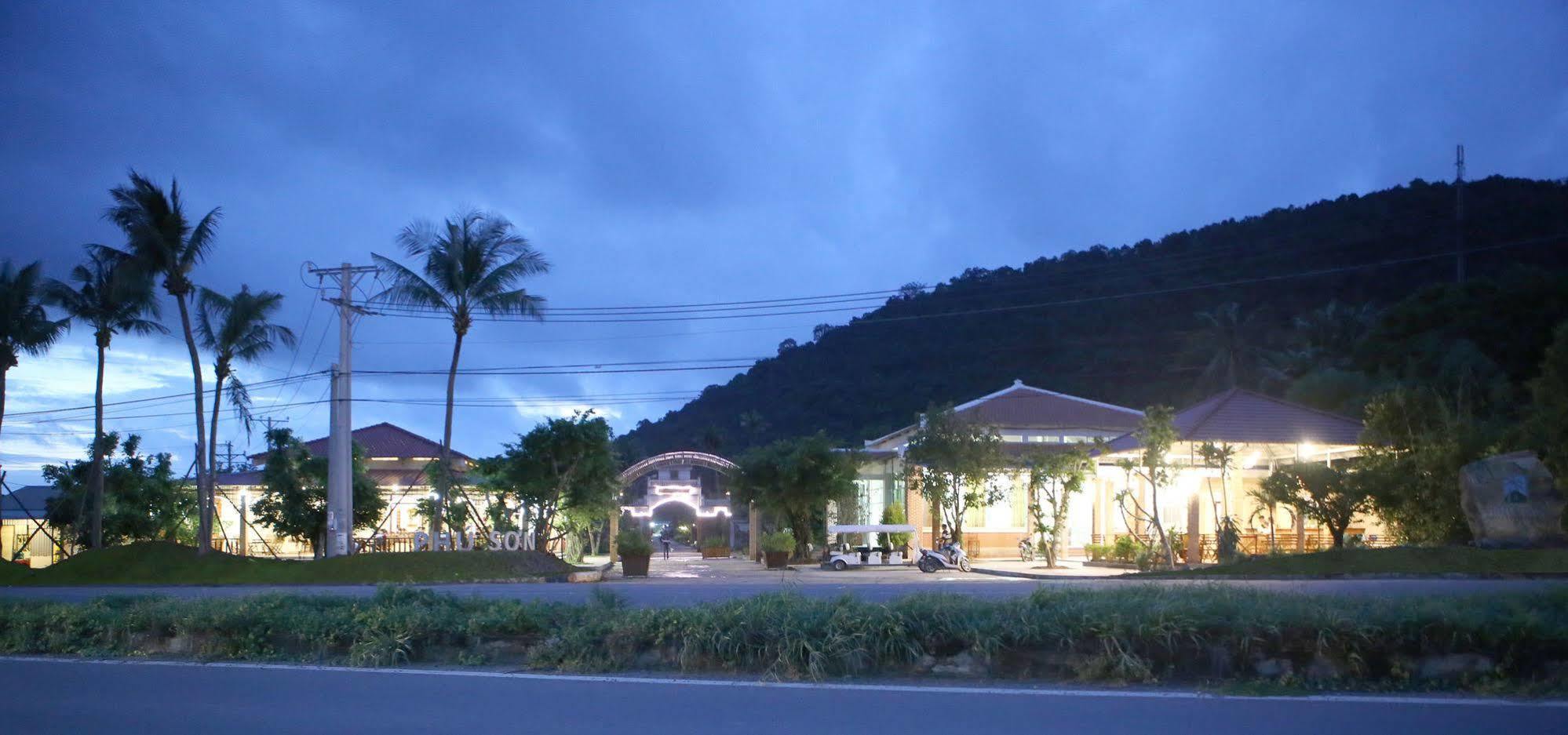 Phu Son Village Resort Дуонг-Донг Экстерьер фото